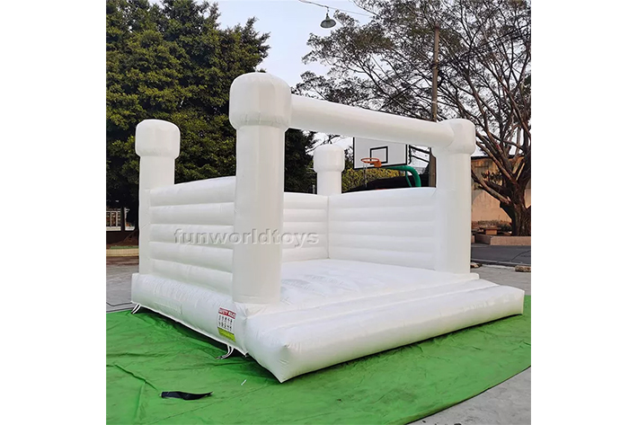 Durable PVC Tarpaulin White Bounce Castle FWW41