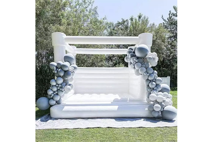 White inflatable wedding bounce house FWW33