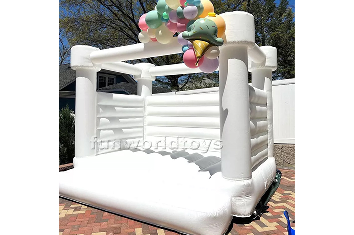 Commercial inflatable white bouncy castle FWW23