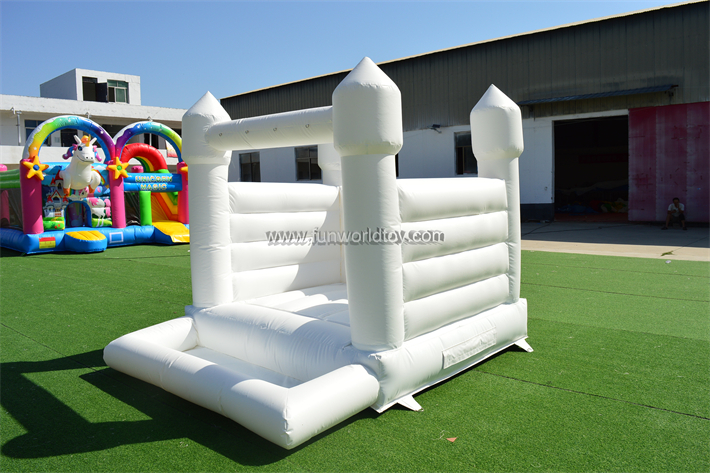 White Bounce House With Pool FWW54